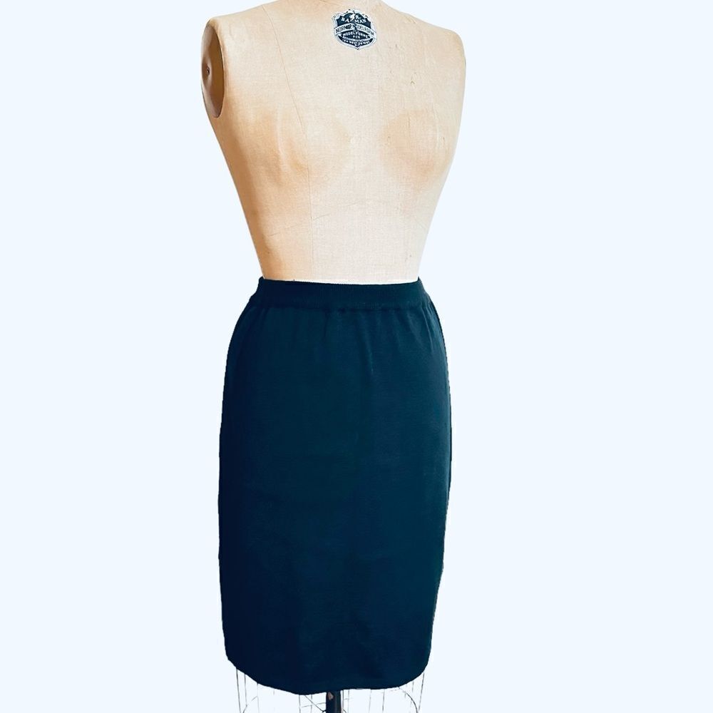 Vintage Segue Limited Black Knit Pull on Knee Length Skirt Size Small NWT